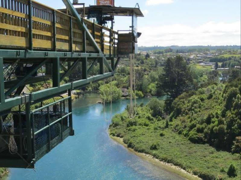 Quest Taupo Aparthotel Bagian luar foto