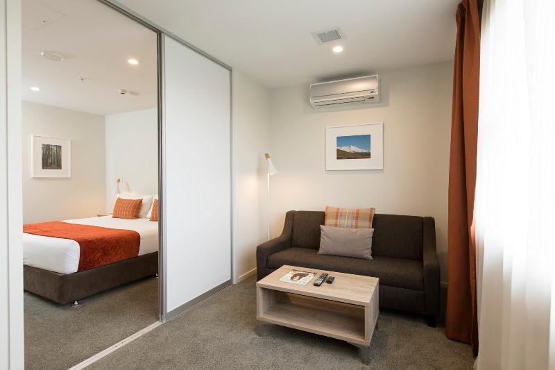 Quest Taupo Aparthotel Bagian luar foto